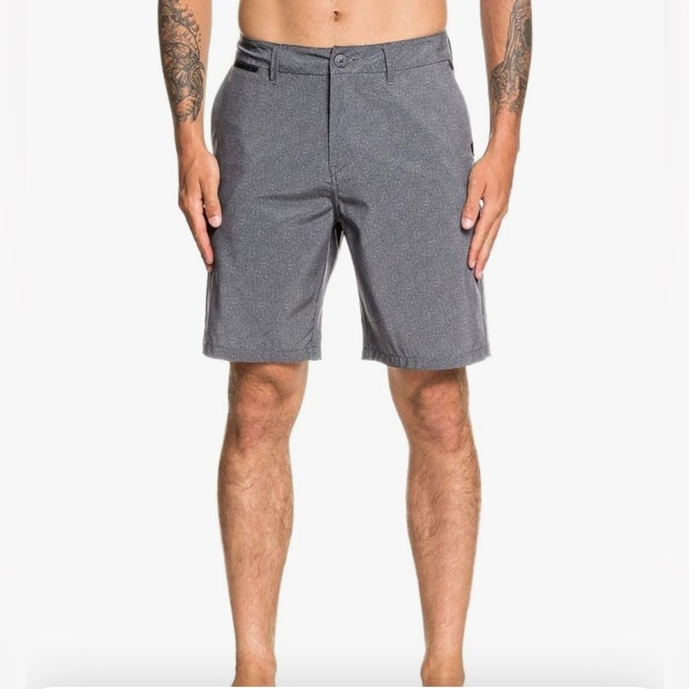 Men’s QuickSilver Grey Amphibian Shorts Size XL